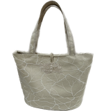 "Feminina Bella Rose – Handgefertigte Designer Tasche mit Rosenstickerei und Perlmuttknopf"