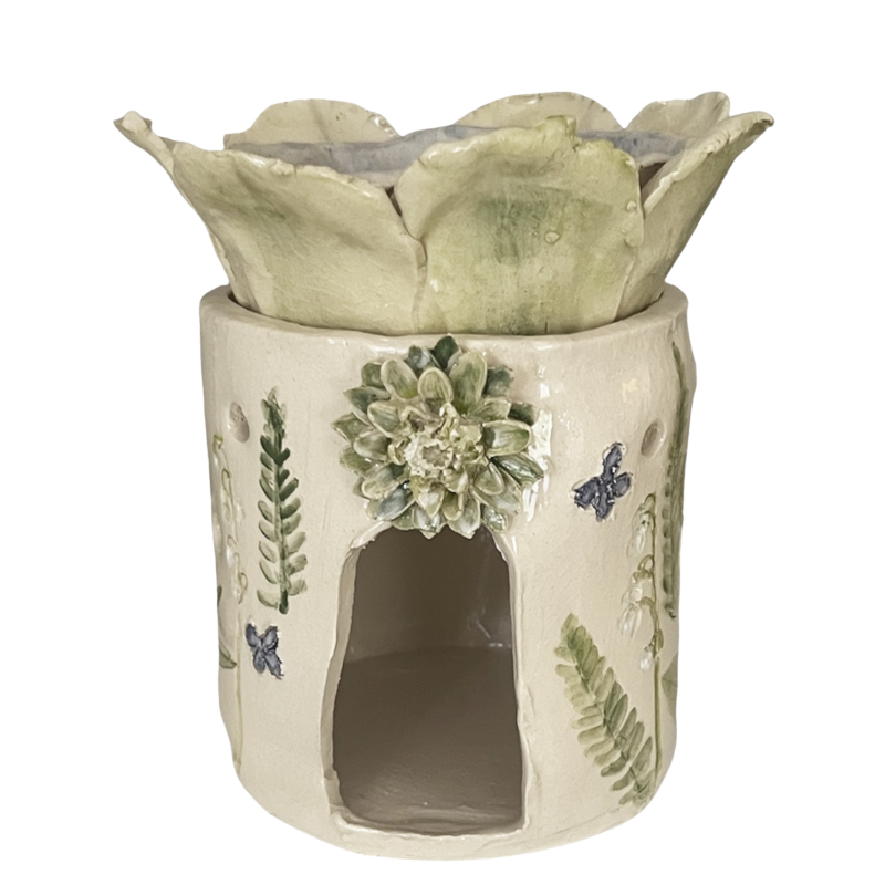 „Handgemachte Keramik-Duftlampe Aqua Floris aus Österreich, grün-blau glasiert im Naturdesign mit blattförmiger Schale, verwendbar als Stövchen.“
